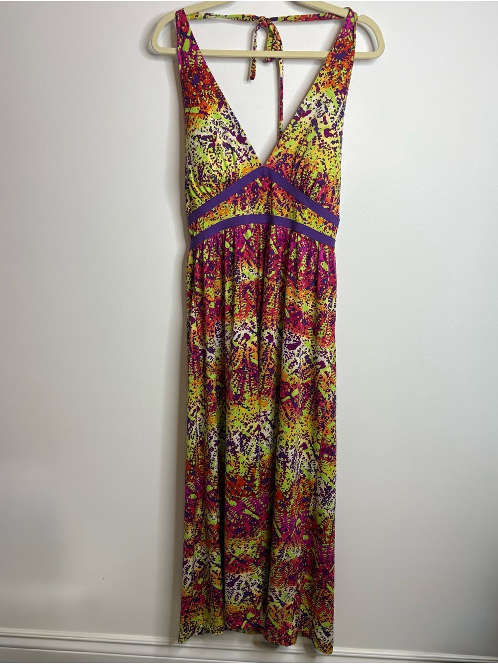 Sofia Vergara Women’s Halter V-Neck Maxi Dress Fuchsia & Yellow Print Size L